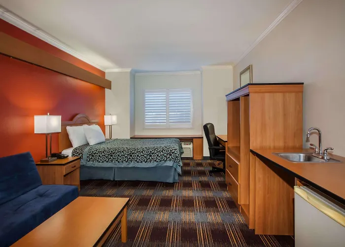 Days Inn & Suites By Wyndham Antioch